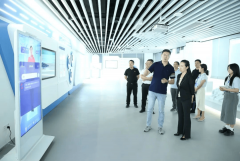 以一场政、企、学三方的对话 